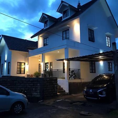 Stylish Villa At Green Apple U 35A Cipanas Puncak Sindanglaya Екстериор снимка