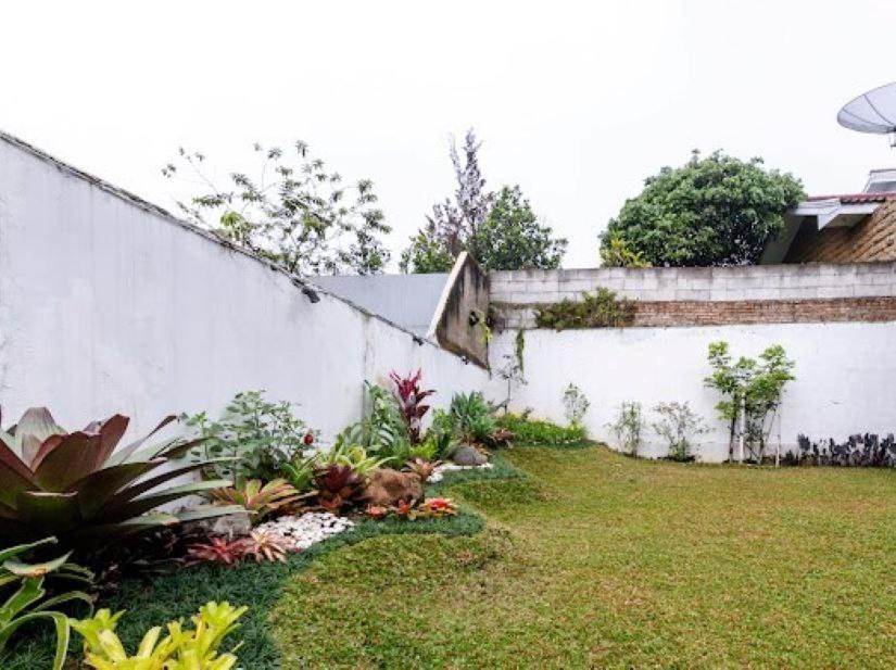 Stylish Villa At Green Apple U 35A Cipanas Puncak Sindanglaya Екстериор снимка